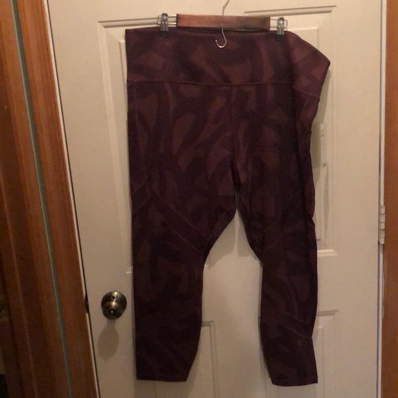 Athleta Pants - Athleta Tenacity 7/8 Tights NWT